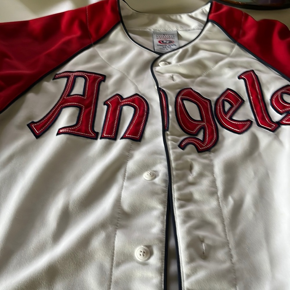 Selling an original Mens 38-40 jersey. Wore it once. Cleaning out closet